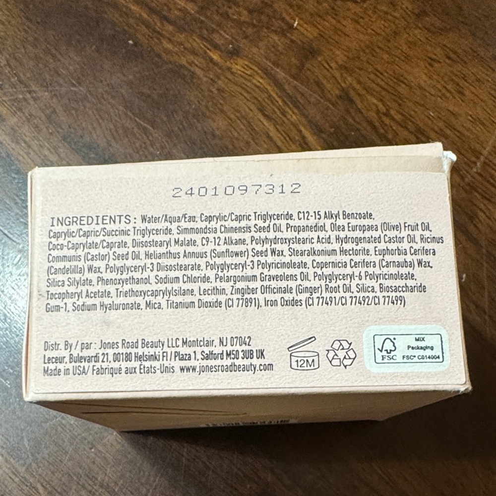 Jones Road Moisture Tint in Light/Clair - Picture 3 of 3